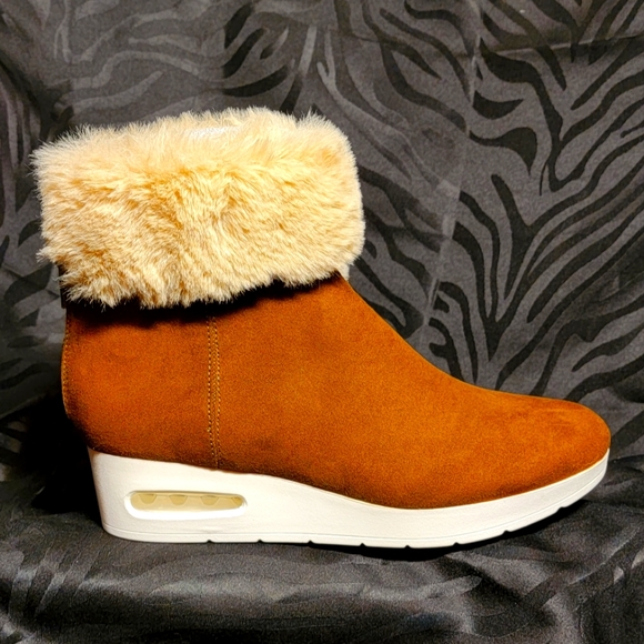 Authentic DKNY Wedge Bootie - Picture 2 of 5